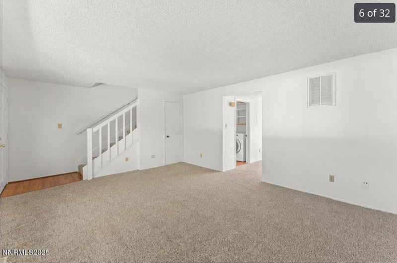 Building Photo - 850 Travis Dr