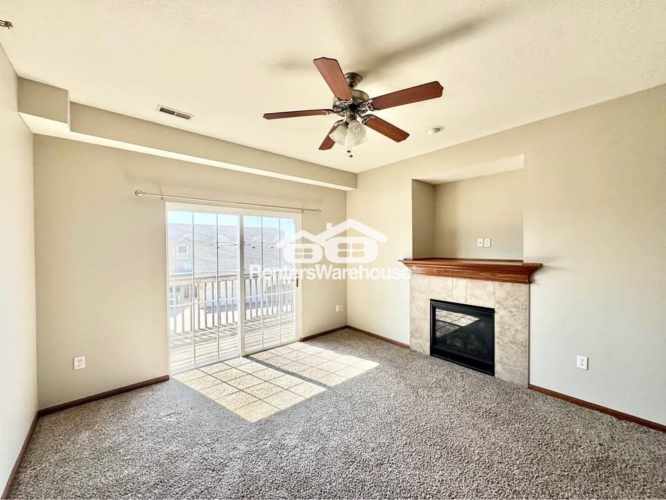 Building Photo - 1624 NW Prairie Lakes Dr