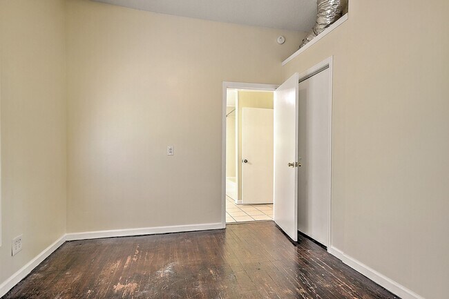 Building Photo - 875 S Pickens Bridge Rd