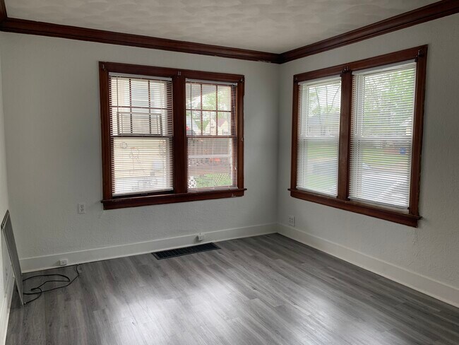 Building Photo - 1212 W Nowland Ave