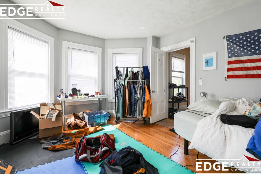 Building Photo - 71 Orange St