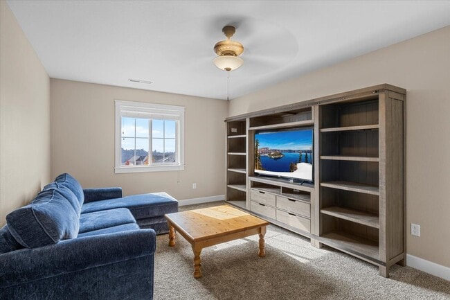 Building Photo - 4375 Vista Pointe Dr