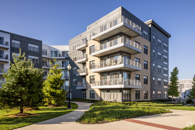 Building Photo - Portside at East Pier