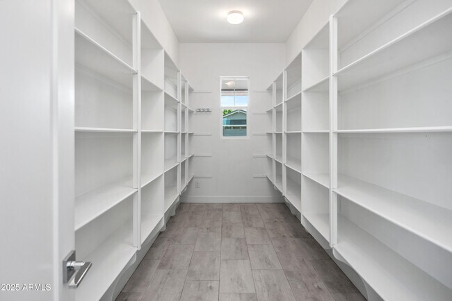 Building Photo - 3150 S Quinn Ave