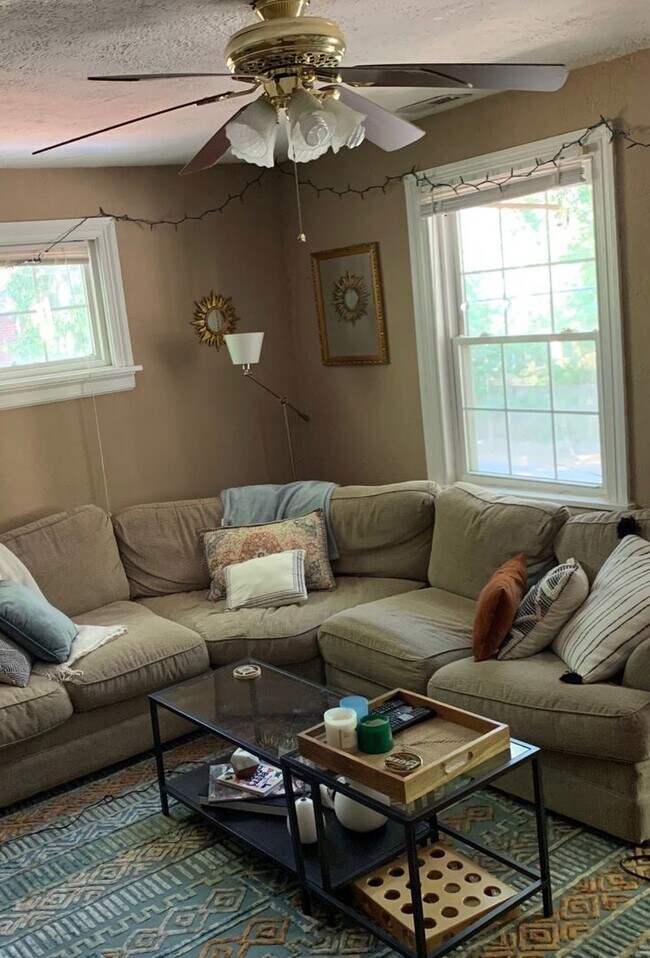 Building Photo - 210 N Nansemond St