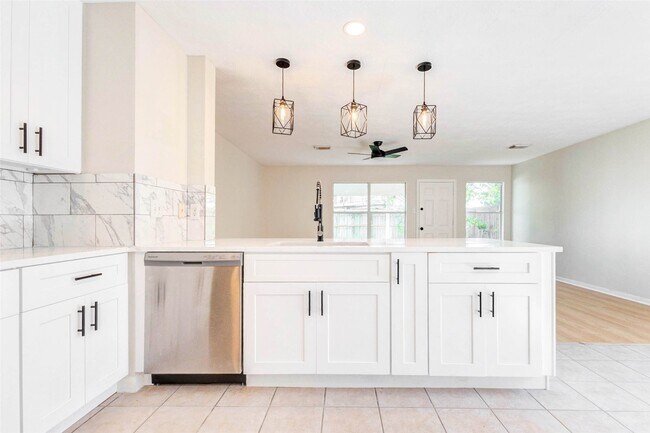 Building Photo - 5318 Cilantro Ln