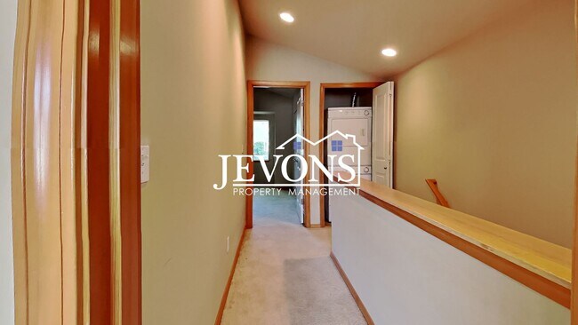 Building Photo - Coming soon! Charming two-story condo with two master suites - Pet Friendly!