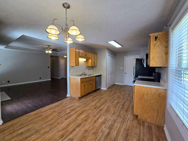 Building Photo - 3225 Veranda Cir