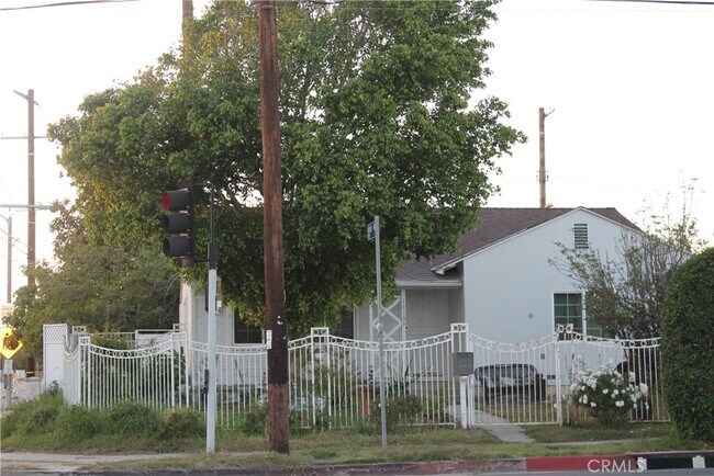 Building Photo - 13163 Branford St