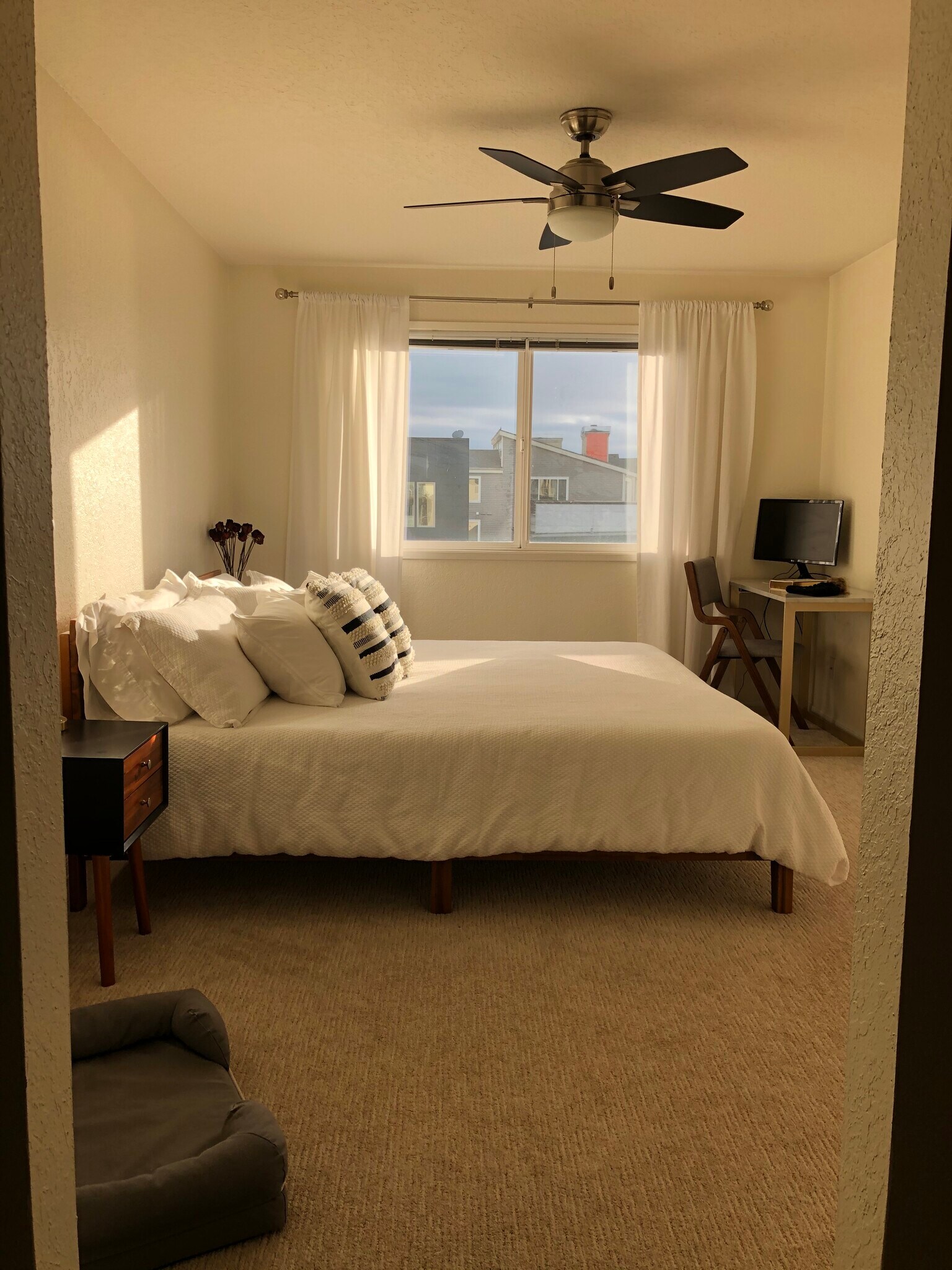 Interior Photo - 2625 13th Ave W