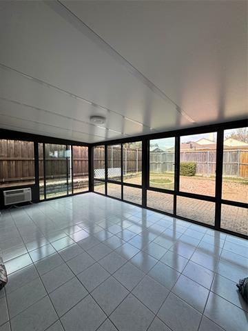 Building Photo - 1705 Bennington Dr