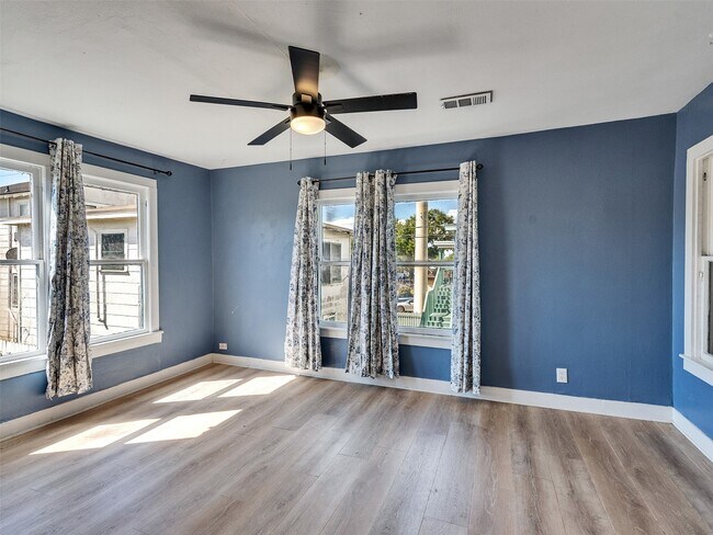 Building Photo - 5224 Bernardo De Galvez Ave