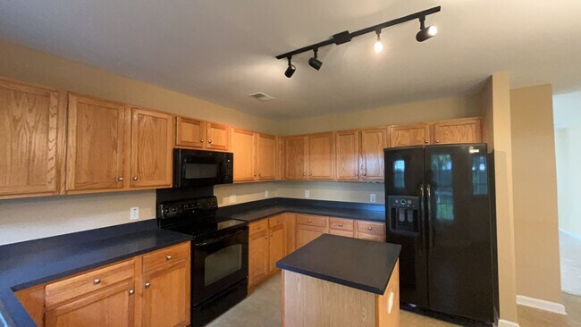 Building Photo - 135 Wildberry Ln