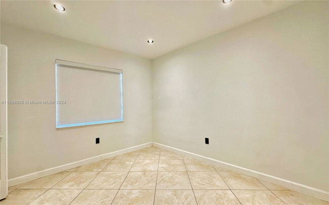 Building Photo - Northeast 18th Court, Miami, FL 33179 - 4 BR 2 BA house