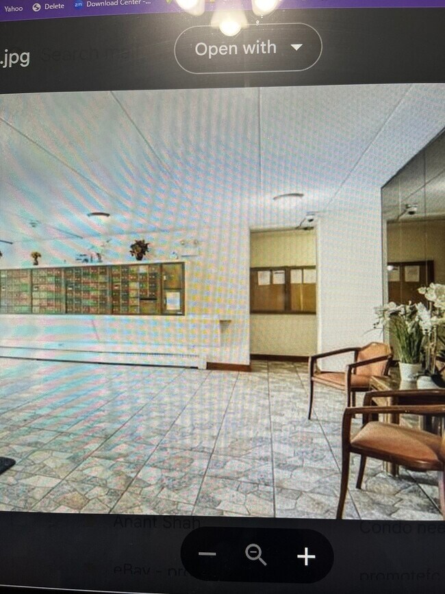 Building Photo - 225 S Rohlwing Rd