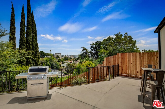Building Photo - 612 Luton Dr