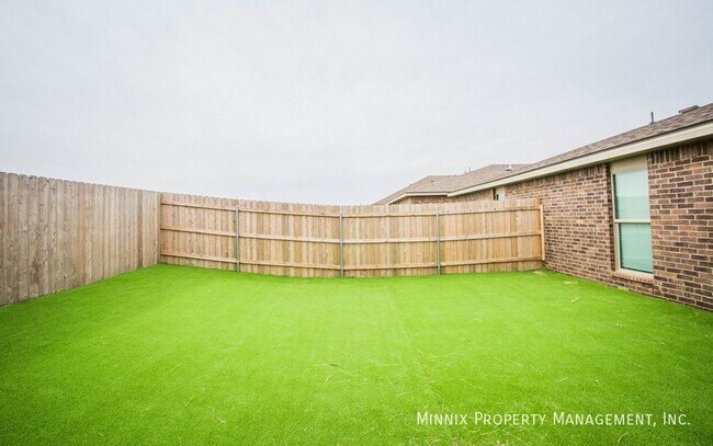 Building Photo - 407 E 21st St