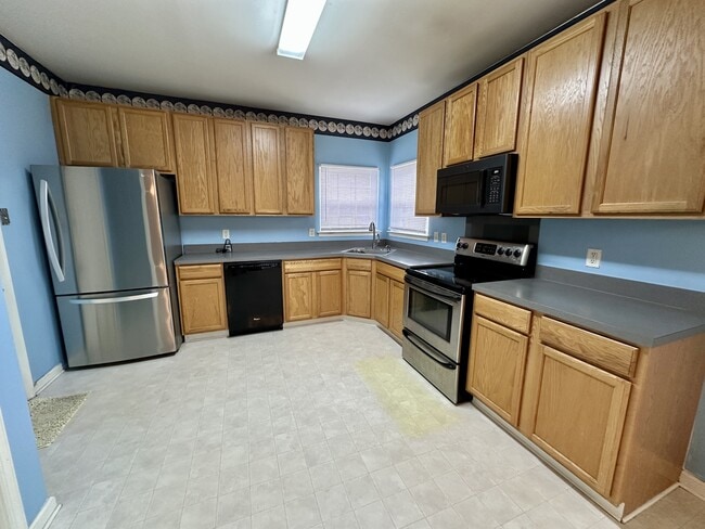 Building Photo - 30 Kristin Ct