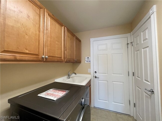 Building Photo - 8642 Genova Ct