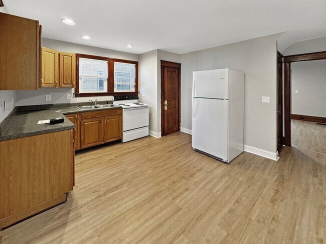 Building Photo - 1412-1414 Park Ave