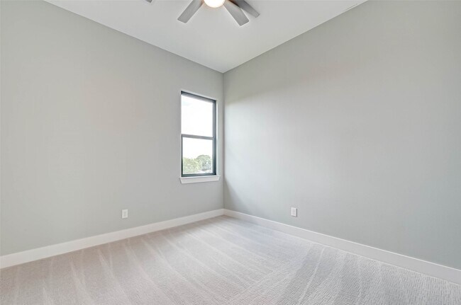 Building Photo - 3503 Anita St