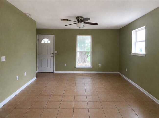Building Photo - 8506 Valor Dr