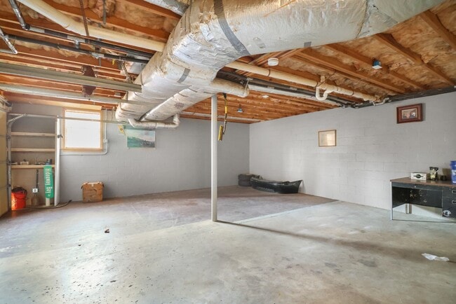 Building Photo - 1802 Warren Dr