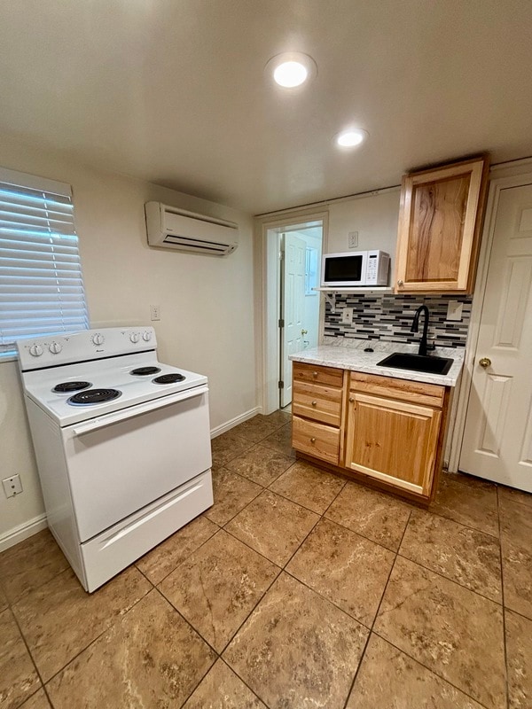 Primary Photo - 1643 S State St