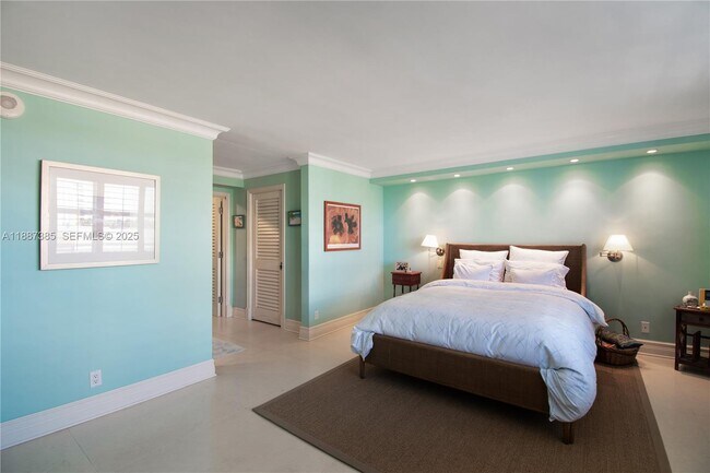 Building Photo - 613 Ocean Dr