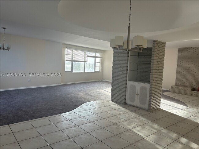 Building Photo - 5255 Collins Ave