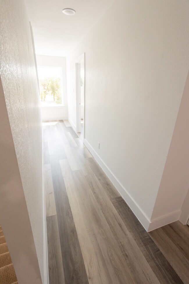 Building Photo - 3144 Wayside Ave