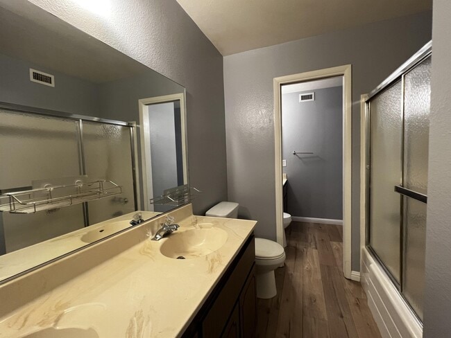 Building Photo - 301 Brookside Ln