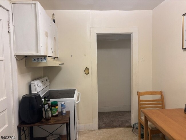 Building Photo - 22 Hillcrest Rd