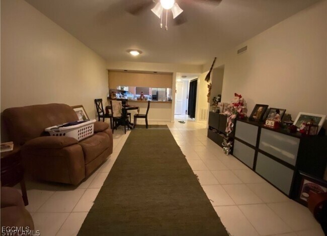 Building Photo - 606 SE 6th St