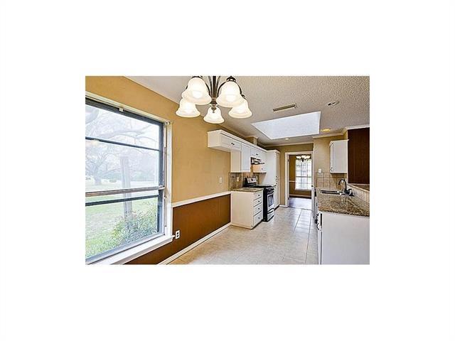 Building Photo - 14406 Tanglewood Dr