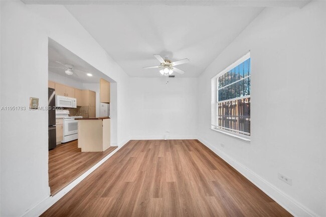 Building Photo - 1624 NE 175th St