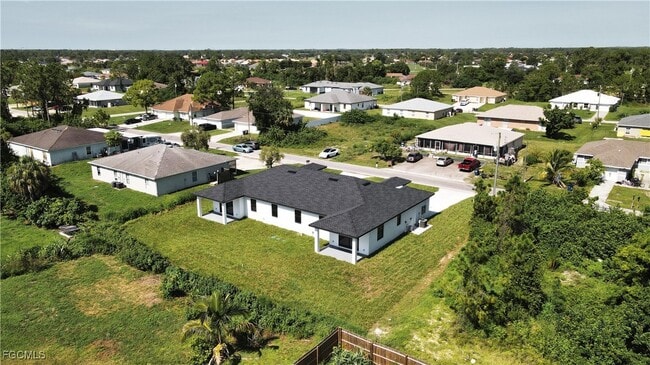 Building Photo - 121 Ichabod Ave