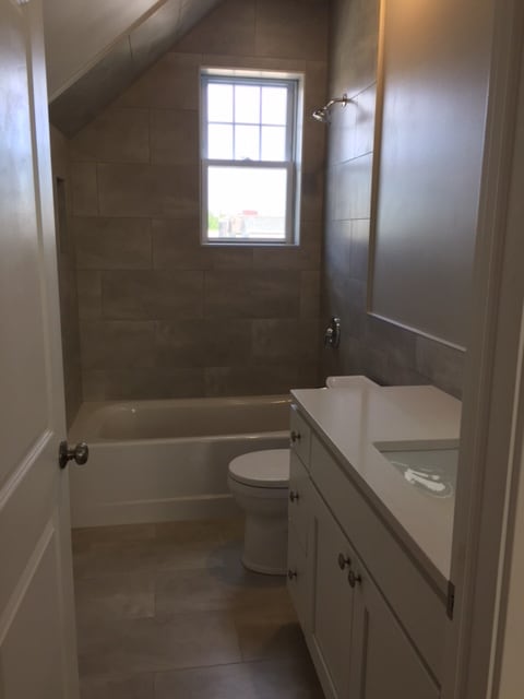 Building Photo - 2658 W Homer St