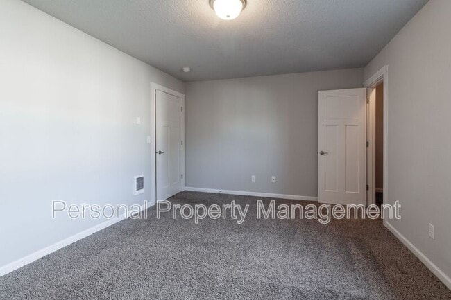 Building Photo - 12600 NE 49th St