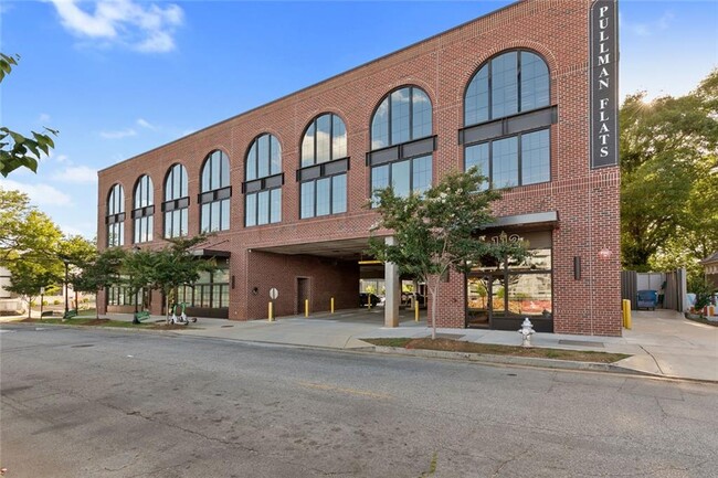 Building Photo - 112 Rogers St NE