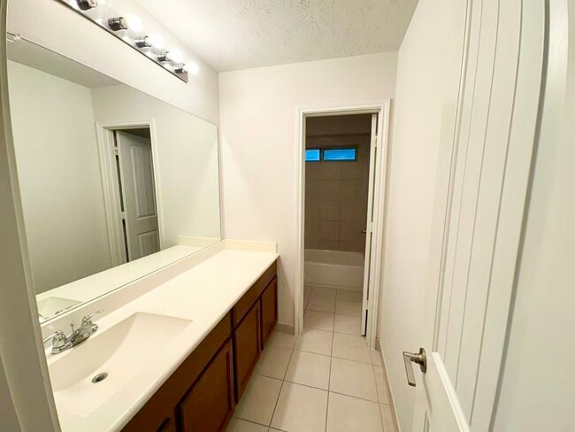 Building Photo - 3722 Pantano Ct