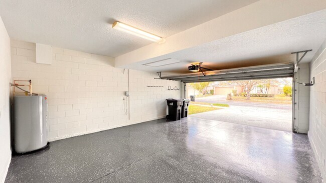 Building Photo - AWESOME 4BD/3BA in Orlando!!!