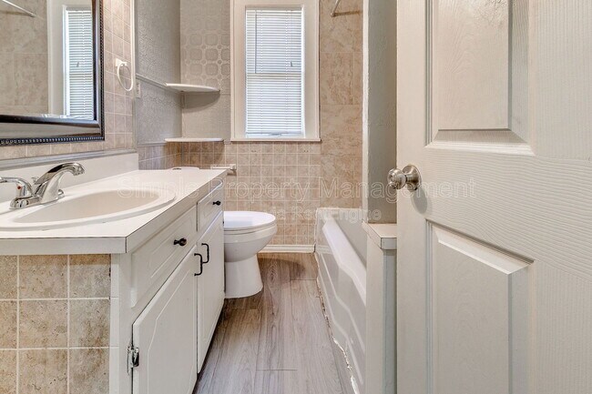 Building Photo - 1709 NW 32nd St