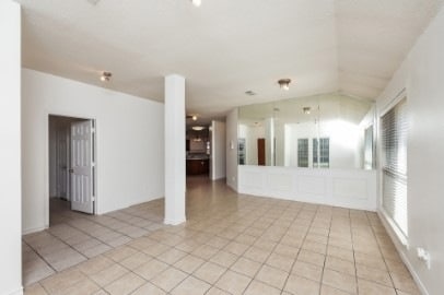 Building Photo - 2100 Cantura Dr