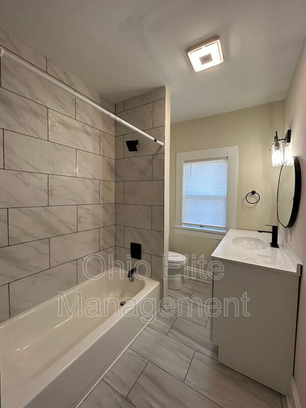 Building Photo - 1179 Atcheson St