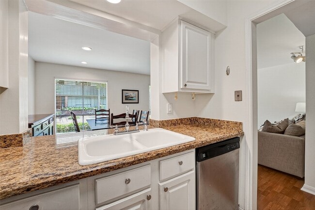 Building Photo - 6466 Bayou Glen Rd
