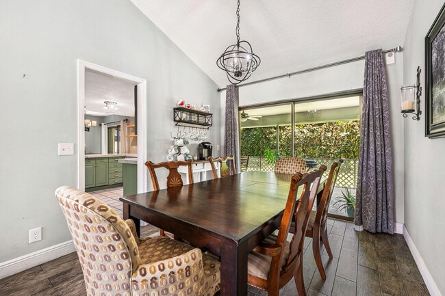 Building Photo - 11729 Greenbriar Cir