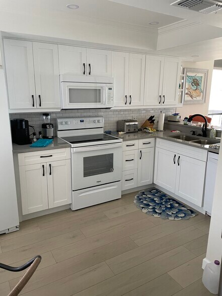 Kitchen - 8400 Estero Blvd
