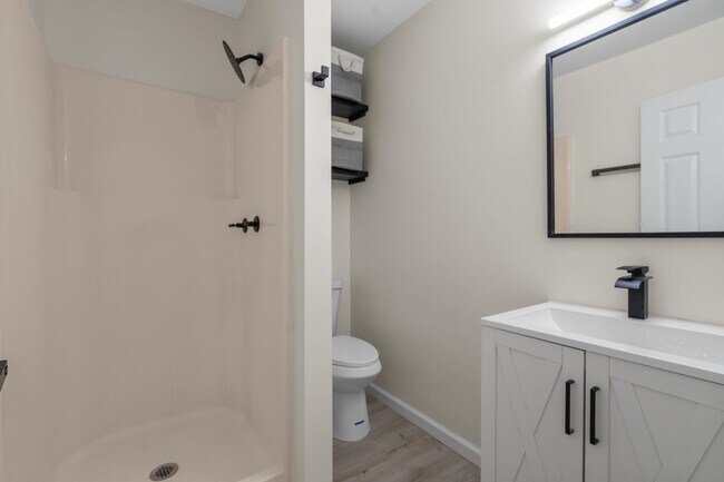 Building Photo - 1114 Temple St