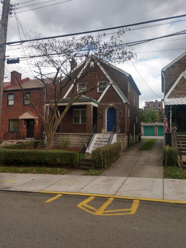Building Photo - 239 40th St